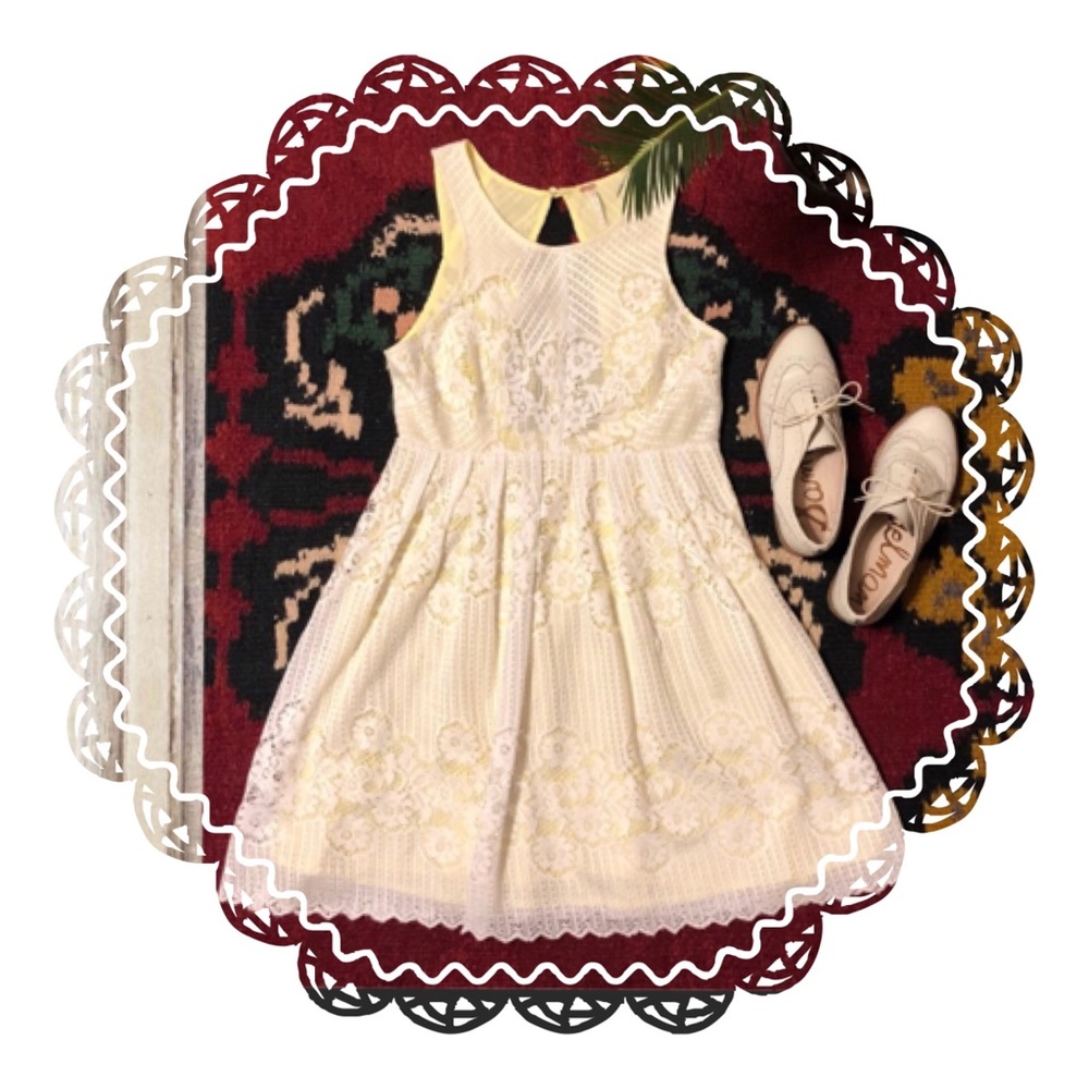 Free People lace dress w ylw lining : size 2 - Picture 2 of 5